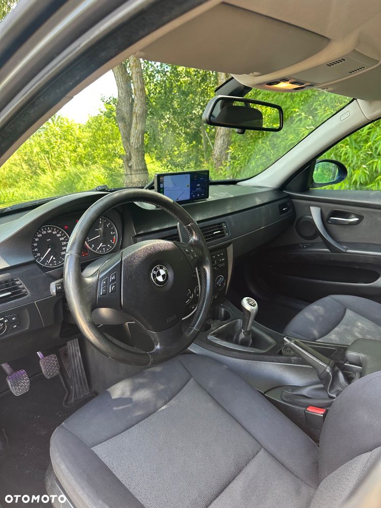 BMW Seria 3 318i - 8