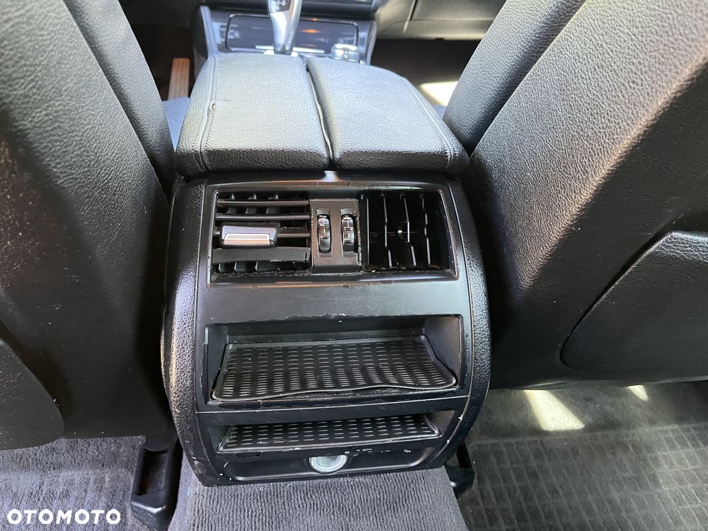 BMW Seria 5 523i - 32