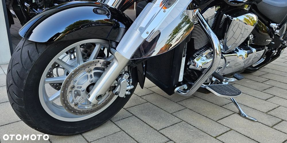 Suzuki Intruder - 5