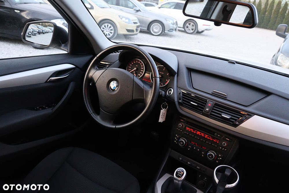 BMW X1 sDrive18d xLine - 25