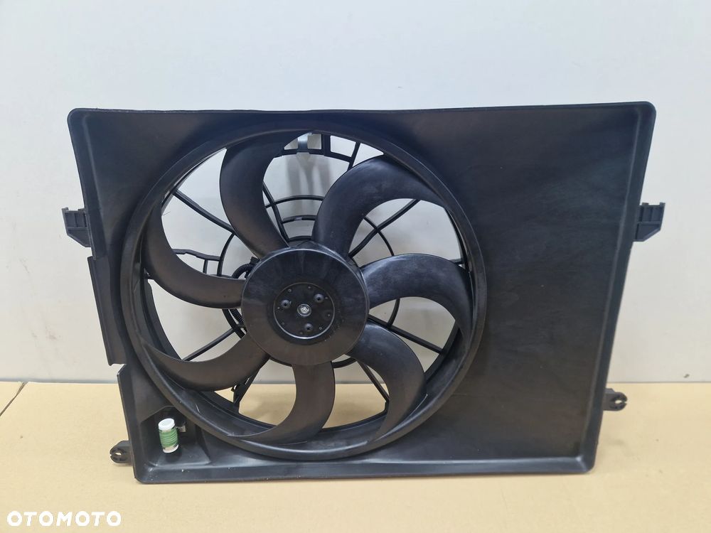 HYUNDAI I40 11-18 NOWY WENTYLATOR Z OBUDOWA BENZYNA 1.6 2.0 252531-3Z000 - 1