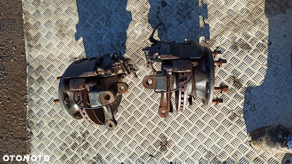 zwrotnica prawa przód iveco 65c 70c bliźniak 11+ - 9