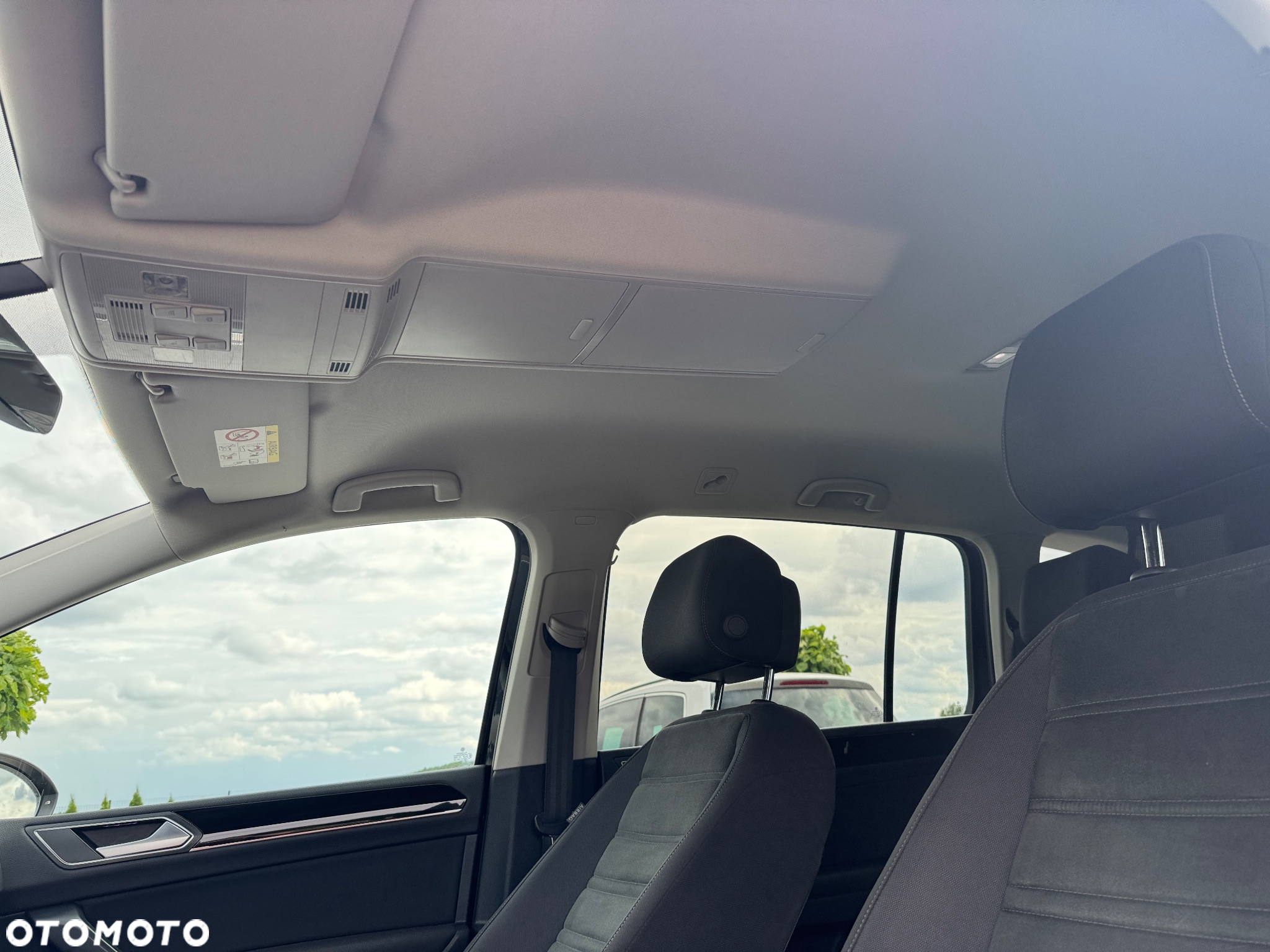 Volkswagen Touran 1.4 TSI BMT Highline - 30
