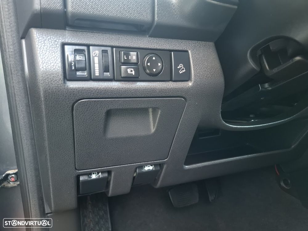 Isuzu D-Max 4x4 Cabine Dupla Auto Premium - 25