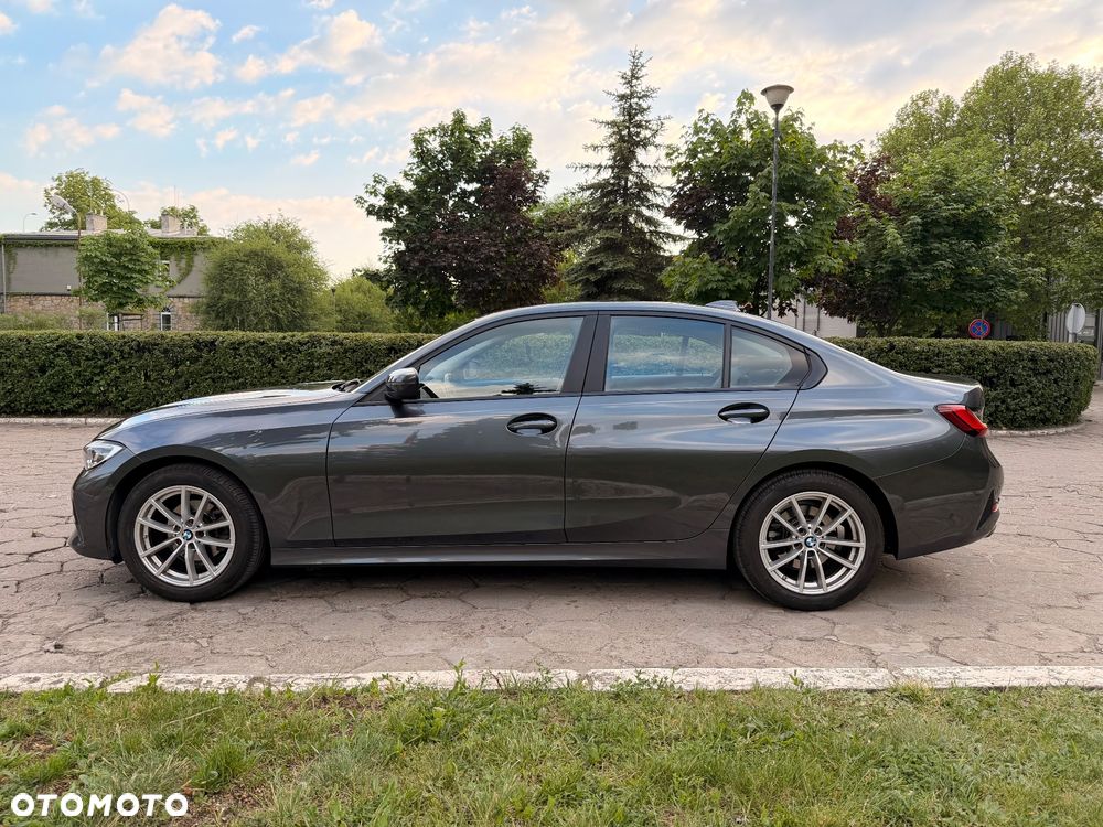 BMW Seria 3 318i - 9
