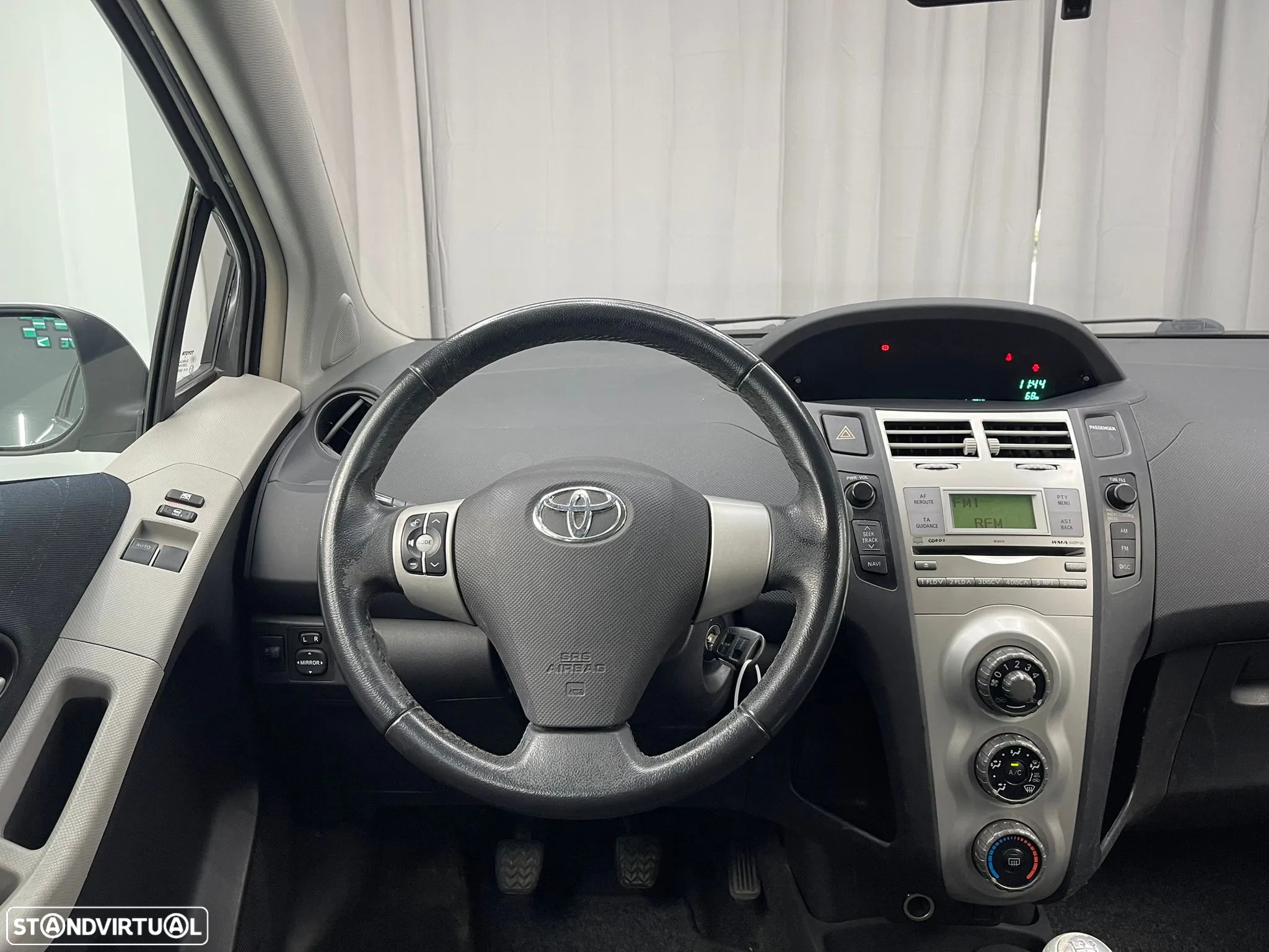 Toyota Yaris 1.4 D-4D AC - 13