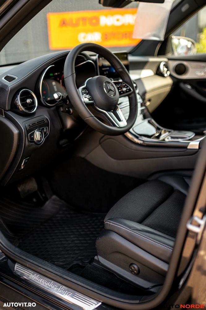 Mercedes-Benz GLC - 24