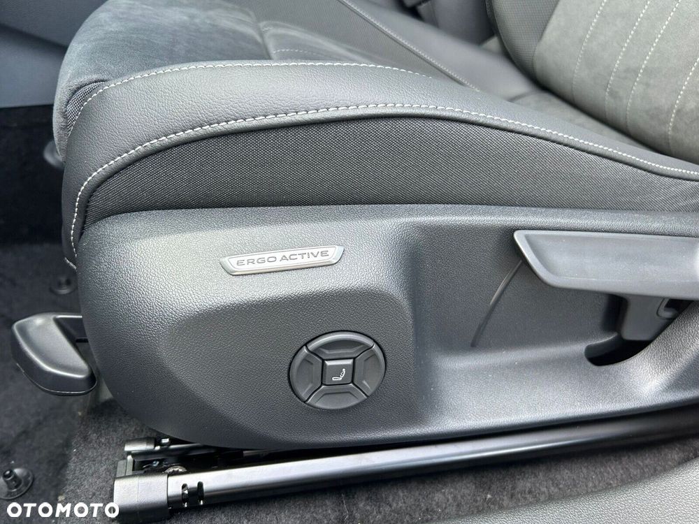 Volkswagen T-Roc - 25