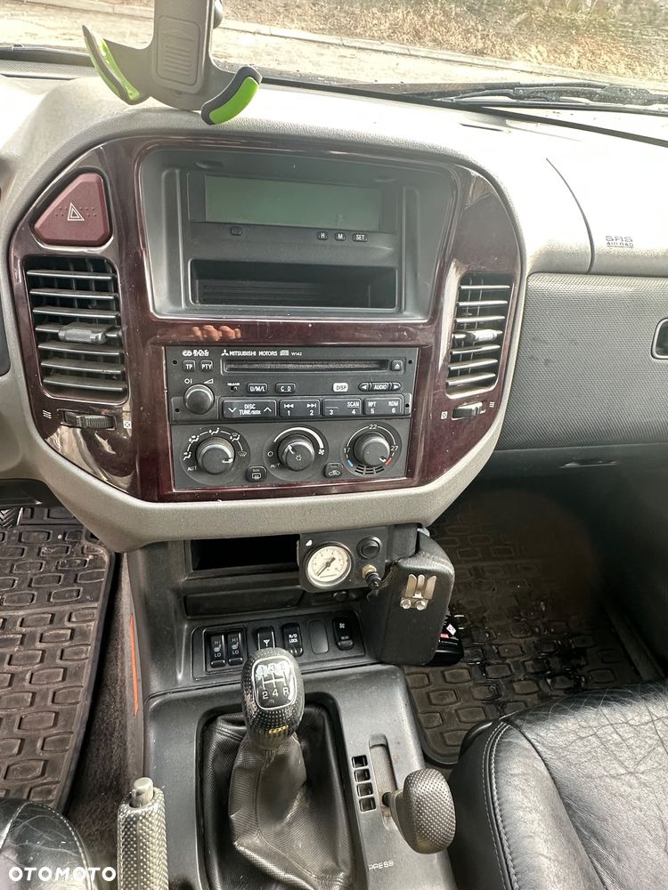 Mitsubishi Pajero - 7