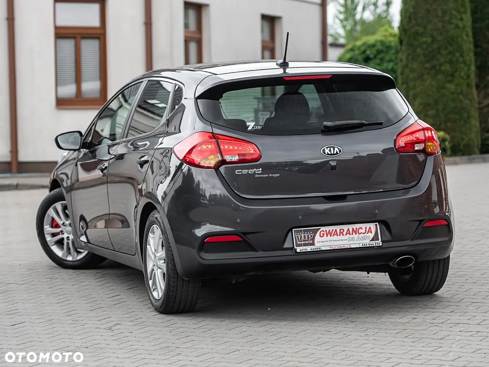 Kia Ceed - 8
