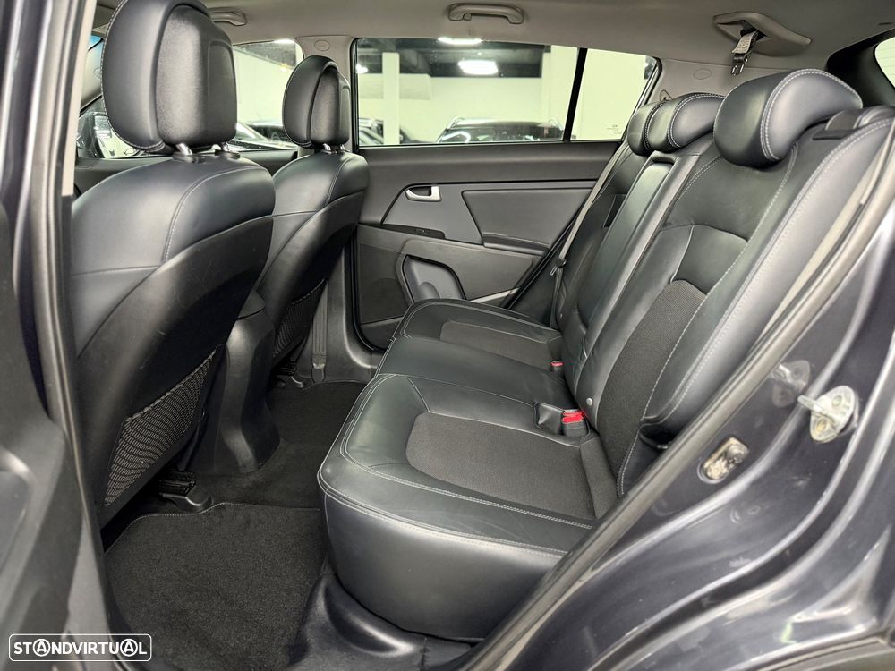 Kia Sportage 1.7 CRDI ISG Prime - 18