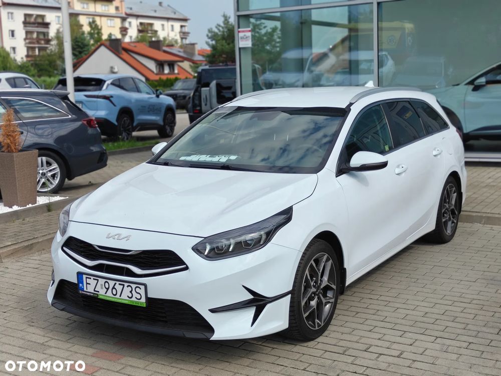 Kia Ceed - 4