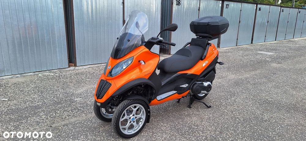 Piaggio MP-3 - 1