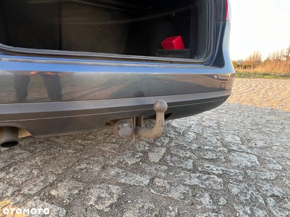 Volkswagen Passat 1.9 TDI Individual - 10