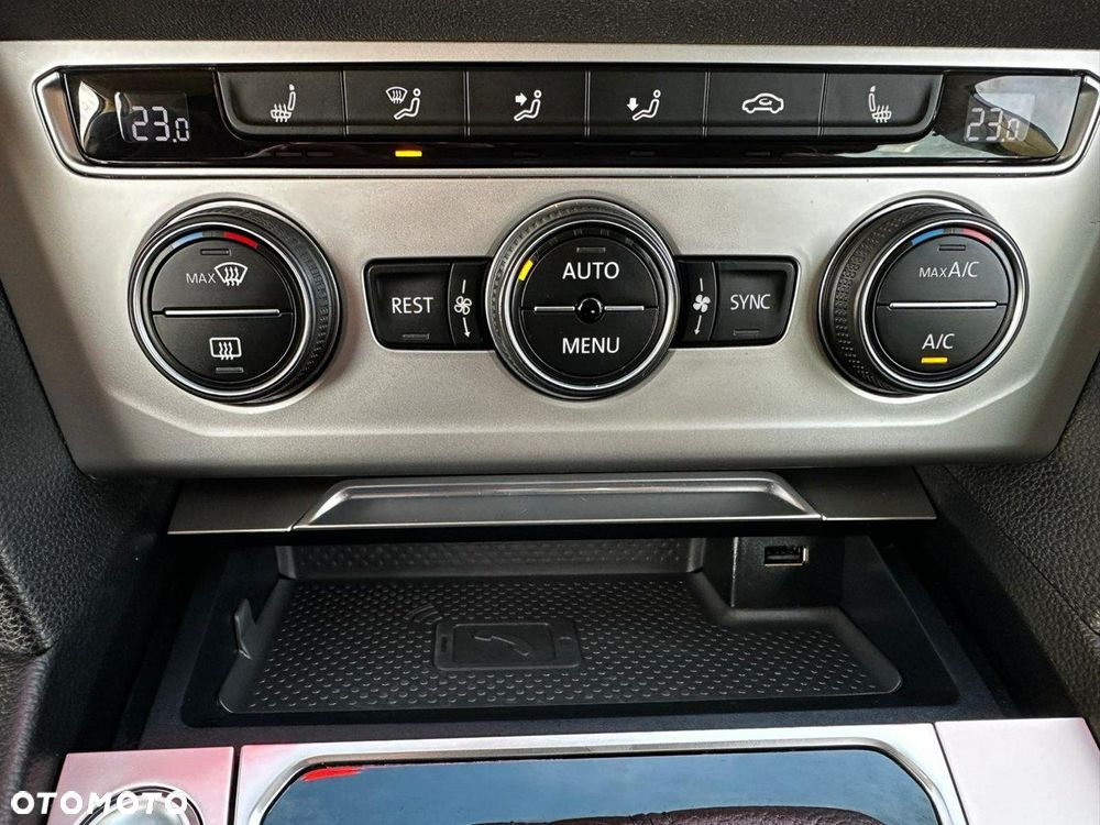 Volkswagen Passat Variant - 30