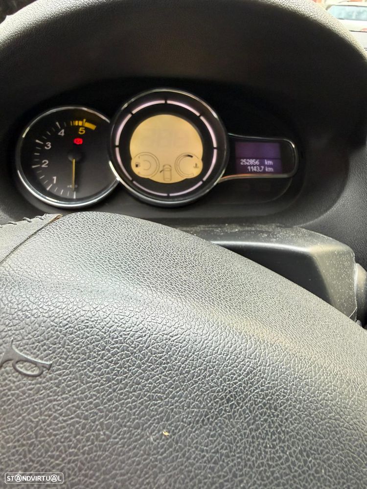 Renault Mégane 1.5 dCi Dynamique S - 12