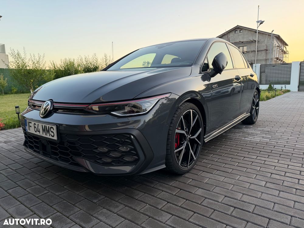 Volkswagen Golf - 8