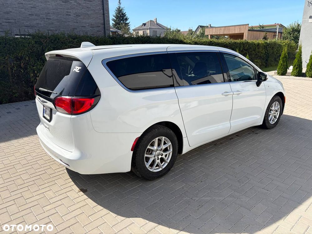 Chrysler Pacifica - 33