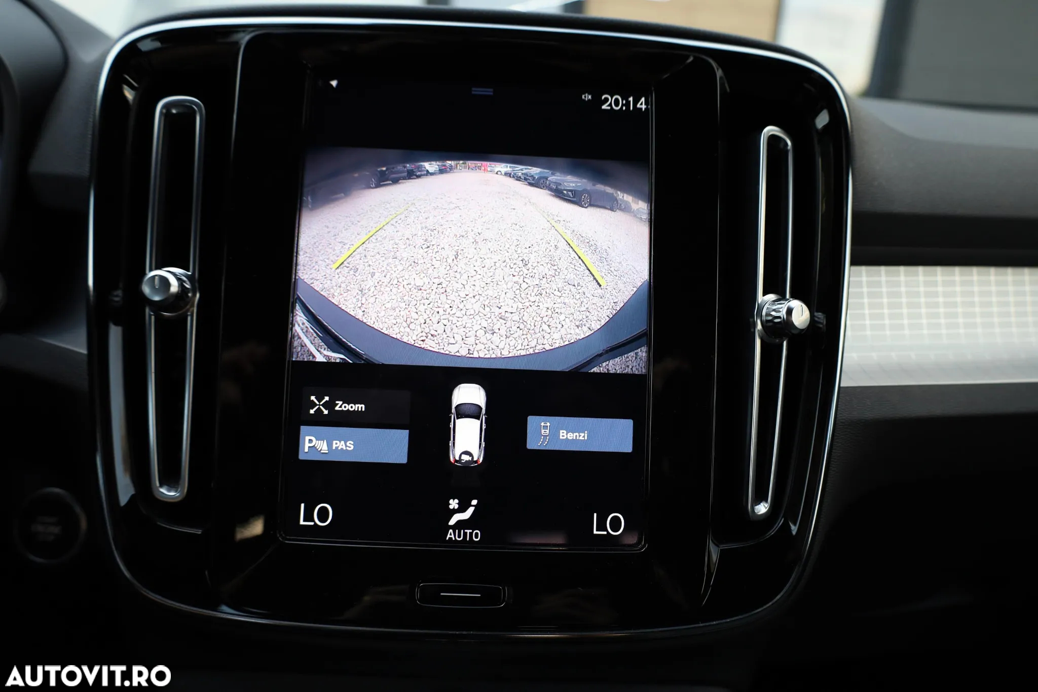 Volvo XC 40 T2 AT8 Momentum - 8