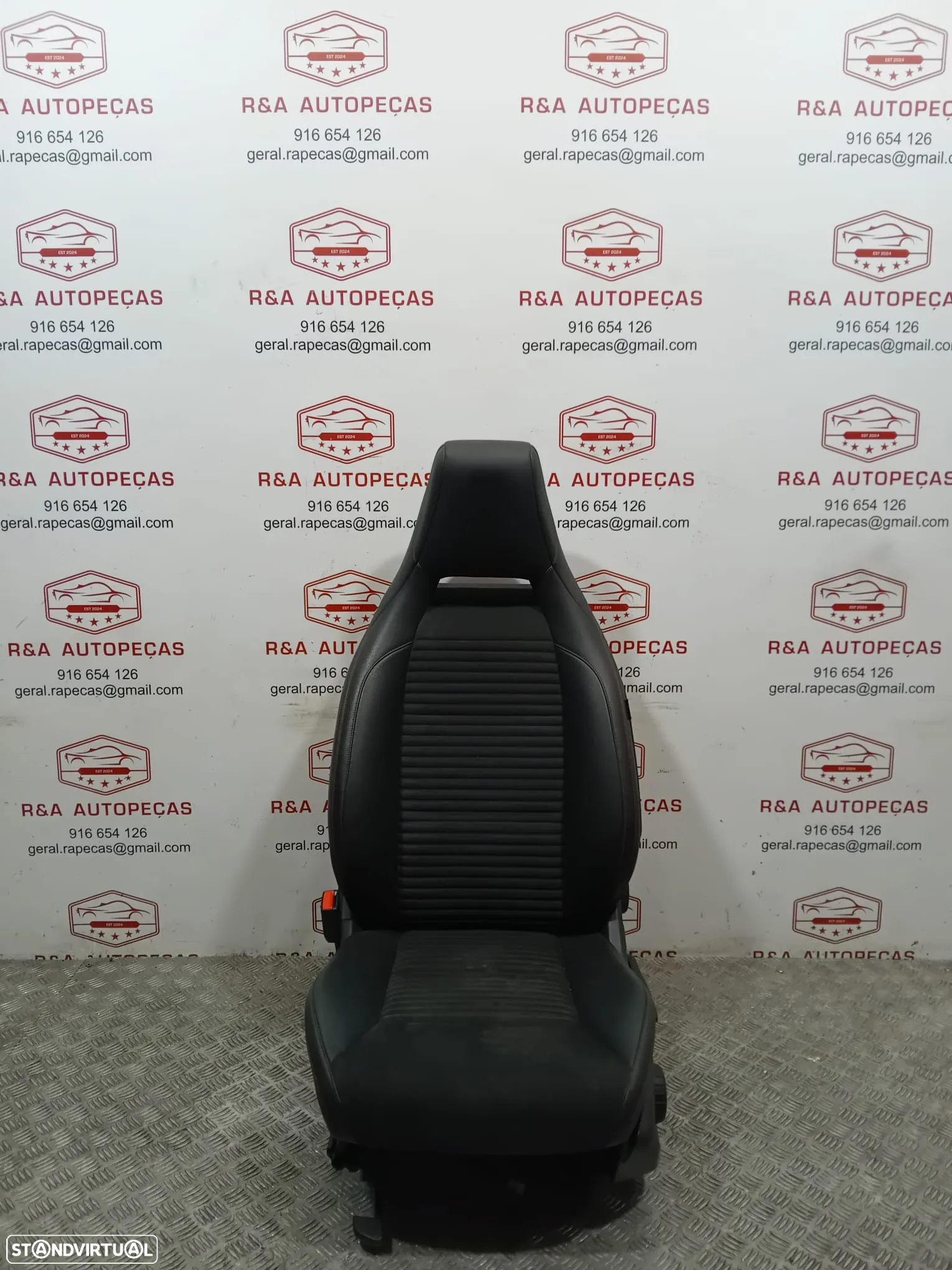 Conjunto de Bancos Mercedes Classe A W176 AMG Original - 23