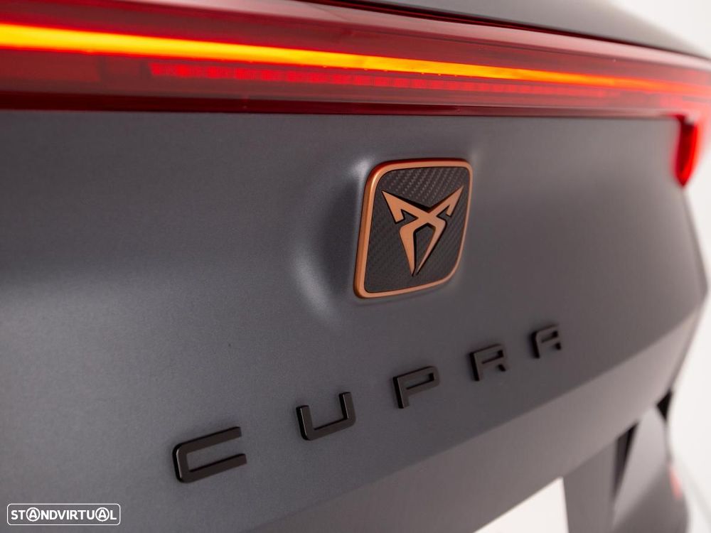 Cupra Formentor 1.4 e-Hybrid Base DSG - 14
