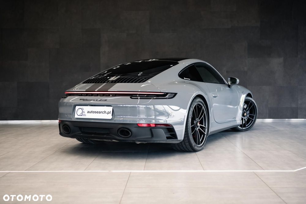 Porsche 911 Carrera 4 GTS - 5