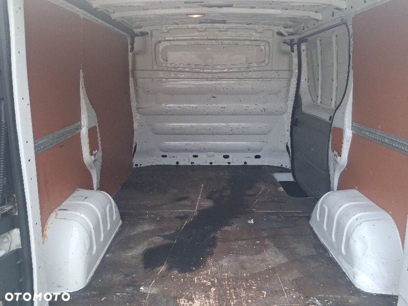Renault Trafic - 10