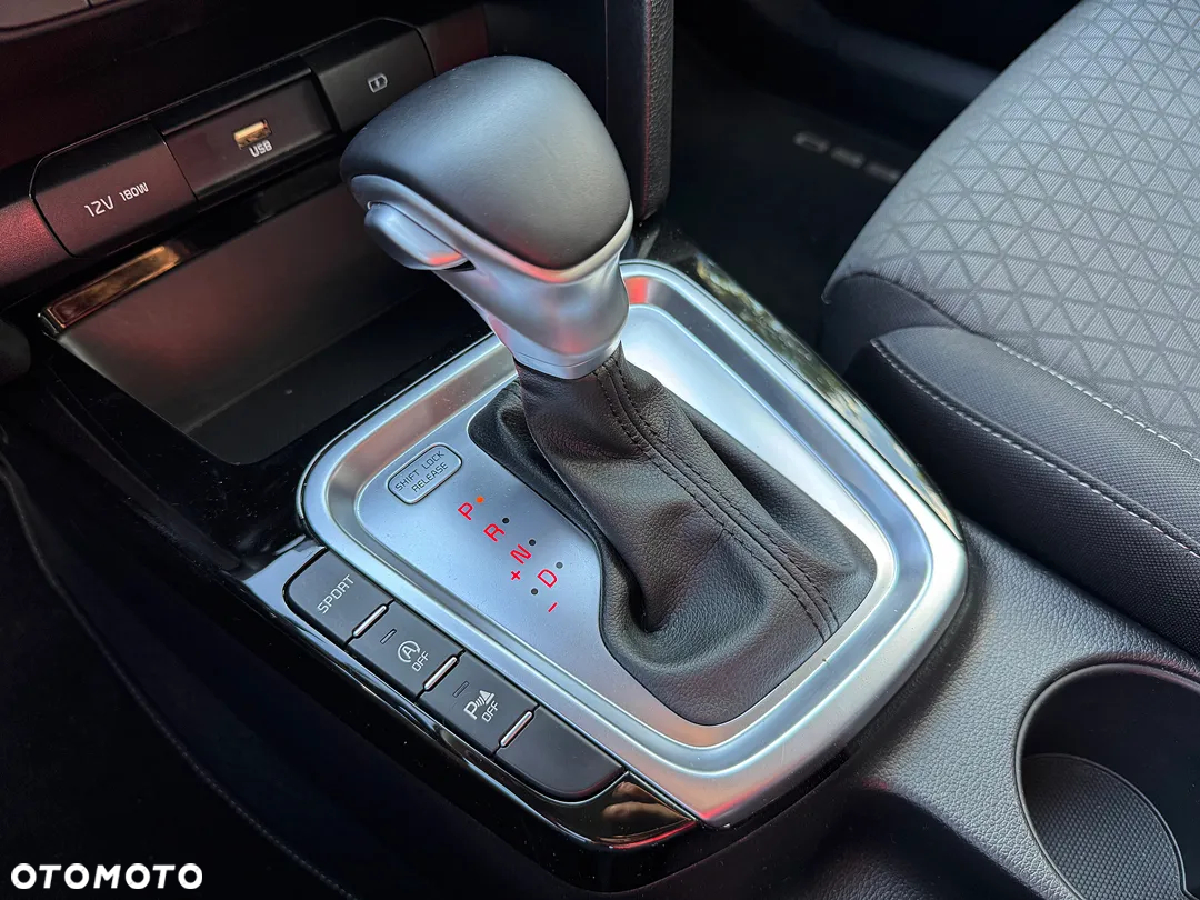 Kia Ceed 1.4 T-GDI DCT OPF Platinum Edition - 29