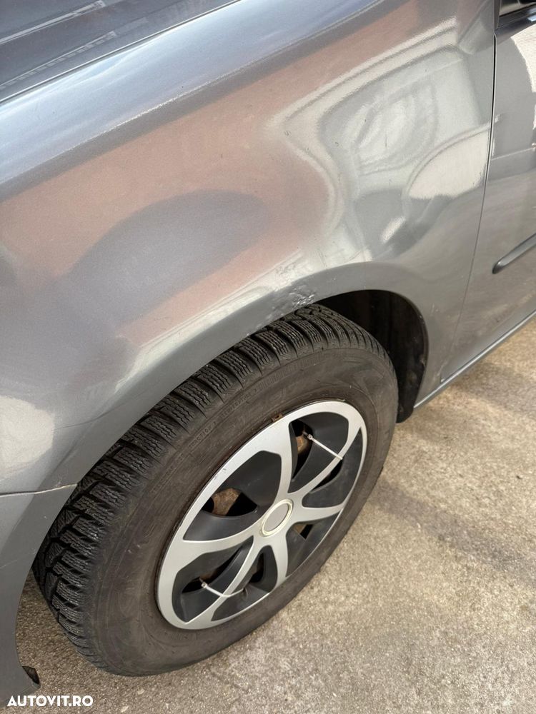 Volkswagen Golf - 28