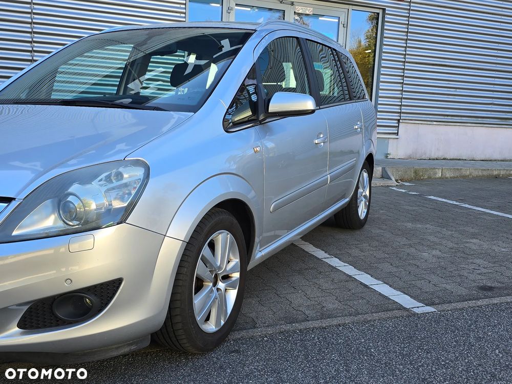 Opel Zafira 1.8 Elegance - 25