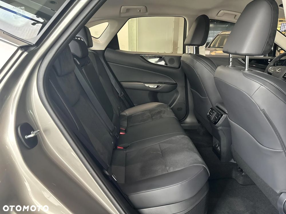 Lexus NX 350h Elegance 2WD - 10