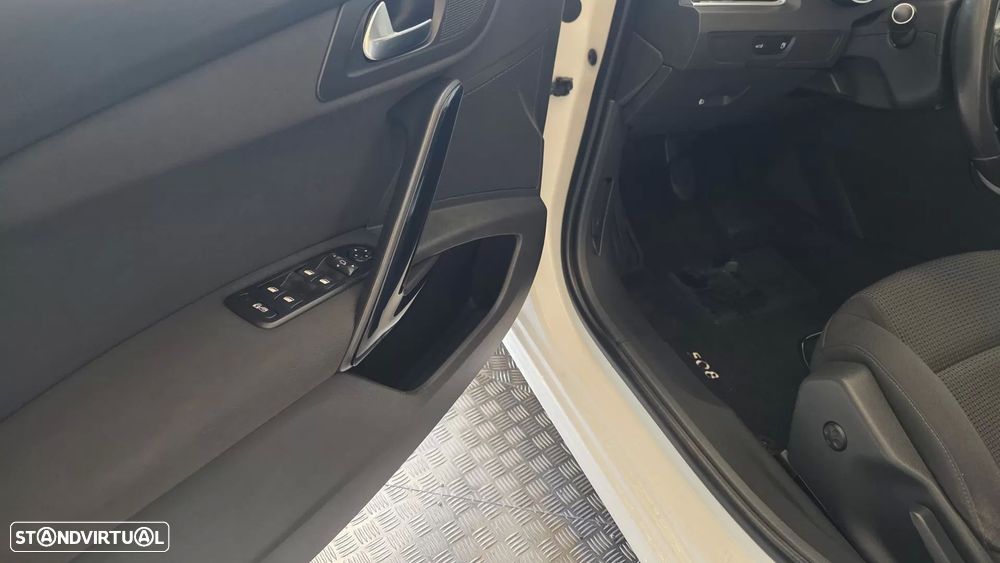 Peugeot 508 SW 1.6 BlueHDi Allure - 34