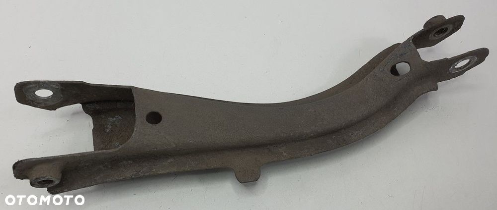 WAHACZ LEWY TYŁ VOLVO V70 II - 2