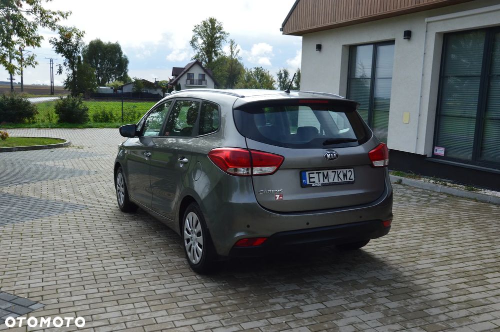 Kia Carens - 13