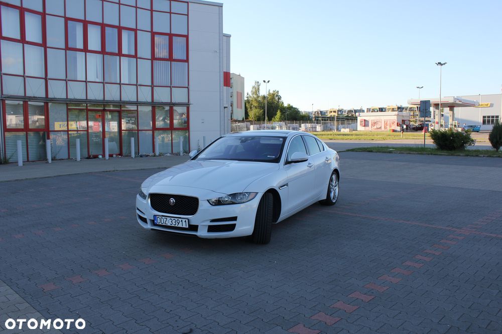 Jaguar XE S - 9
