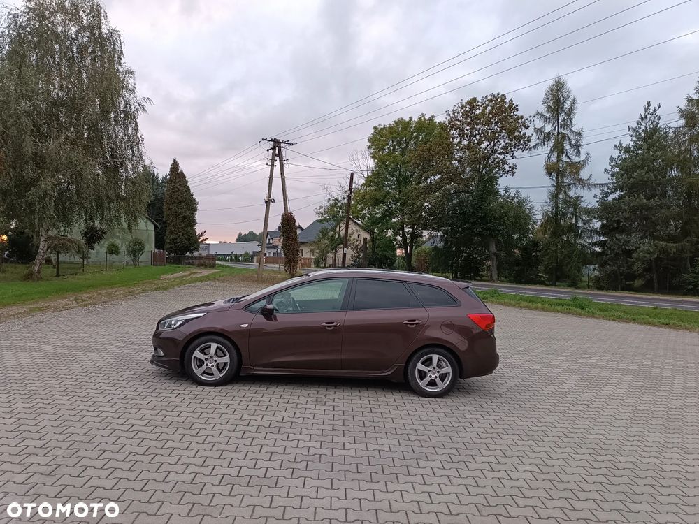 Kia Ceed 1.6 GDI Dream Team Edition - 3