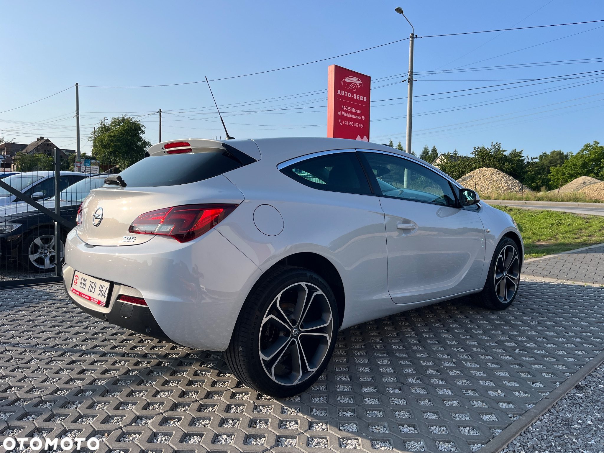 Opel Astra GTC 1.4 Turbo - 12