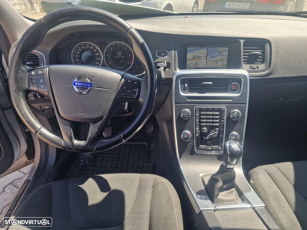 Volvo V60 DRIVe Momentum - 8