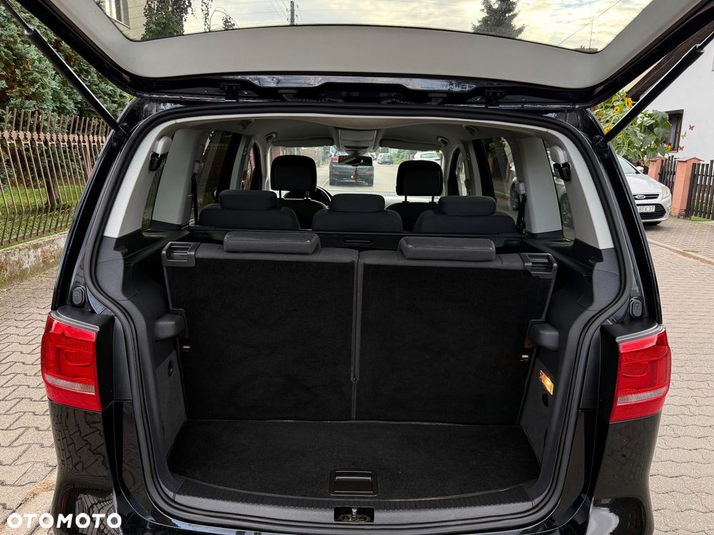 Volkswagen Touran 2.0 TDI DPF DSG Highline - 11