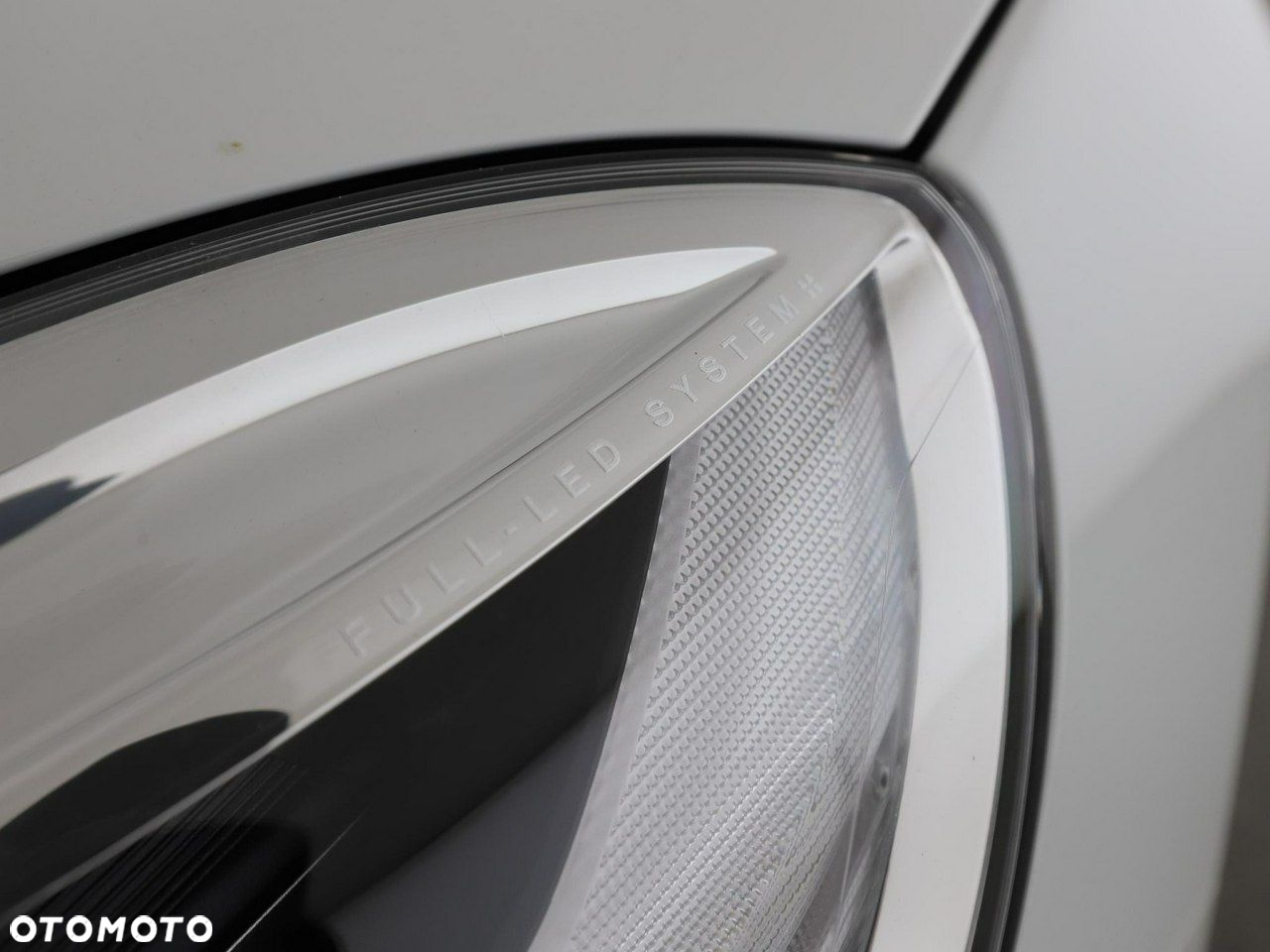 Volvo V40 Cross Country T3 Drive-E Momentum - 36