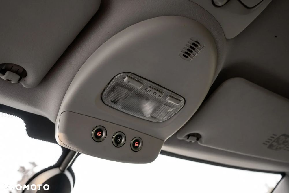 Peugeot 807 2.0 HDi Premium - 20