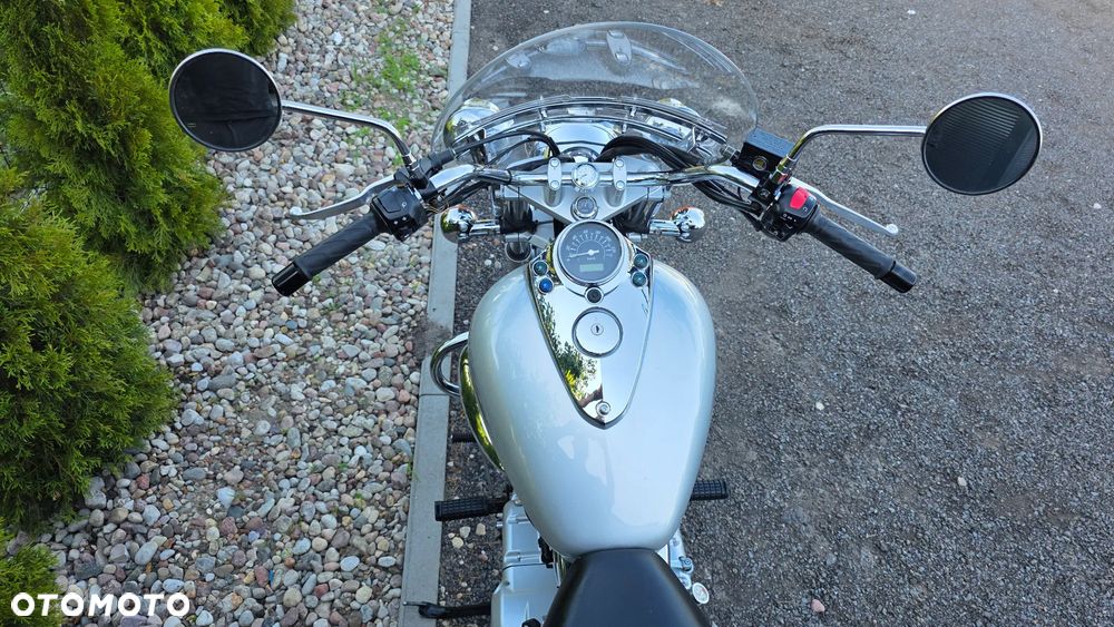 Suzuki Intruder - 21