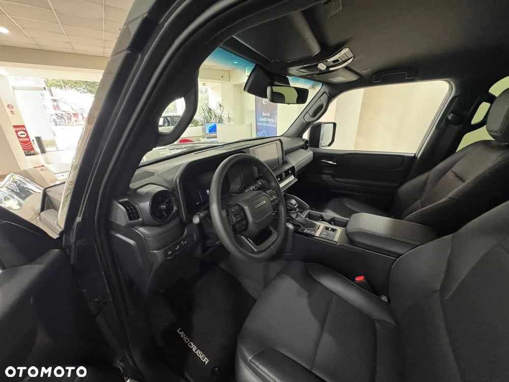 Toyota Land Cruiser - 2