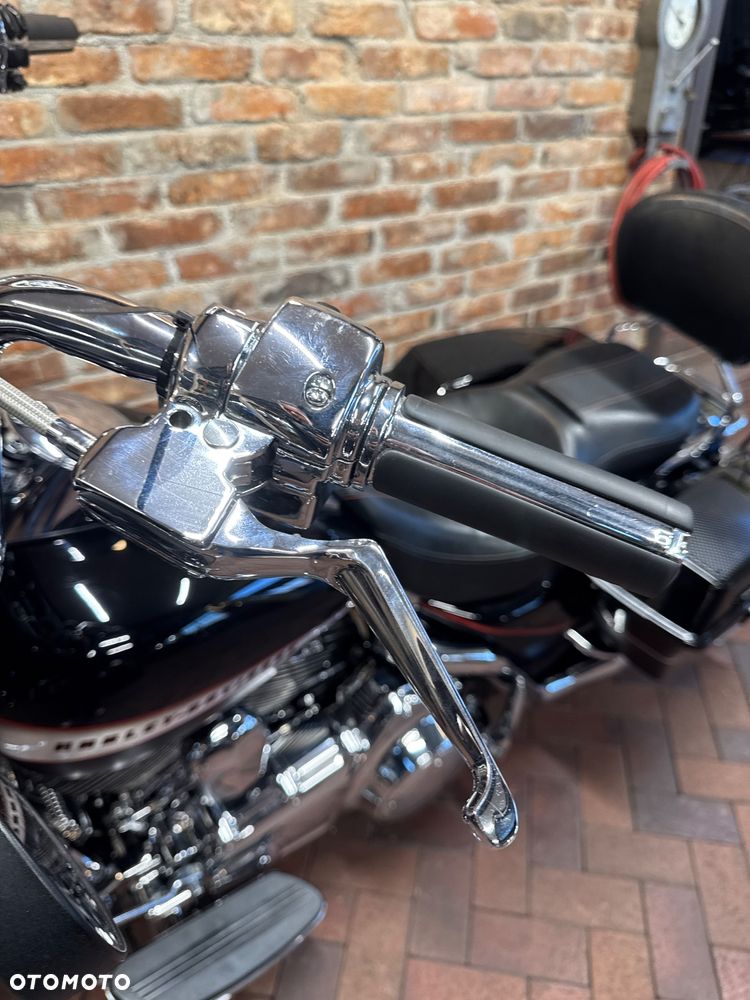 Harley-Davidson Touring Street Glide - 30