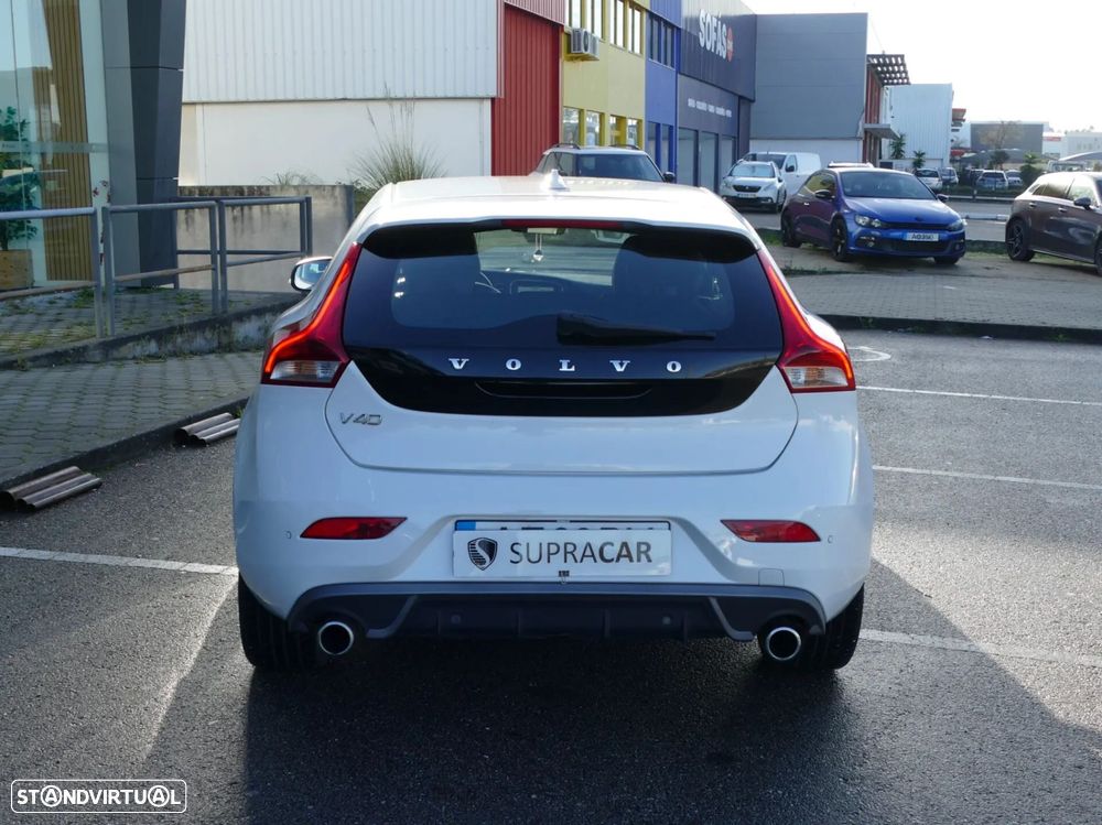 Volvo V40 2.0 D2 R-Design - 4