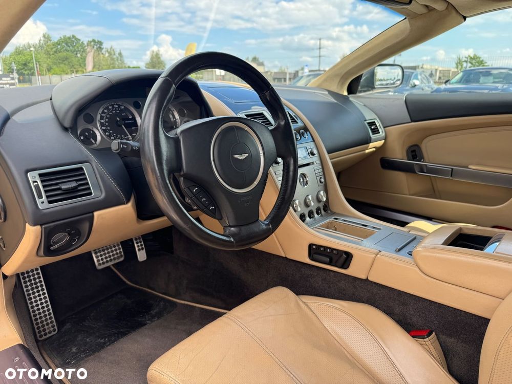 Aston Martin DB9 - 14