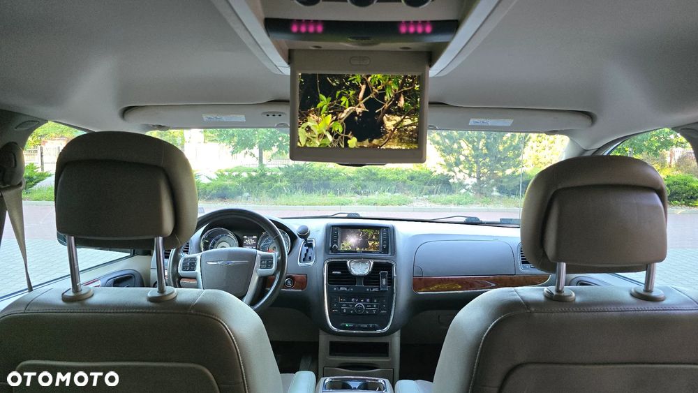 Chrysler Town & Country 3.6 Limited - 15