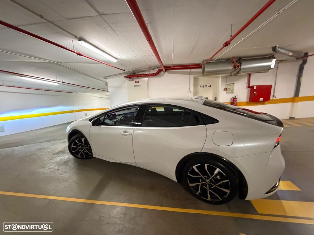 Toyota Prius 2.0 Plug-in Luxury - 13