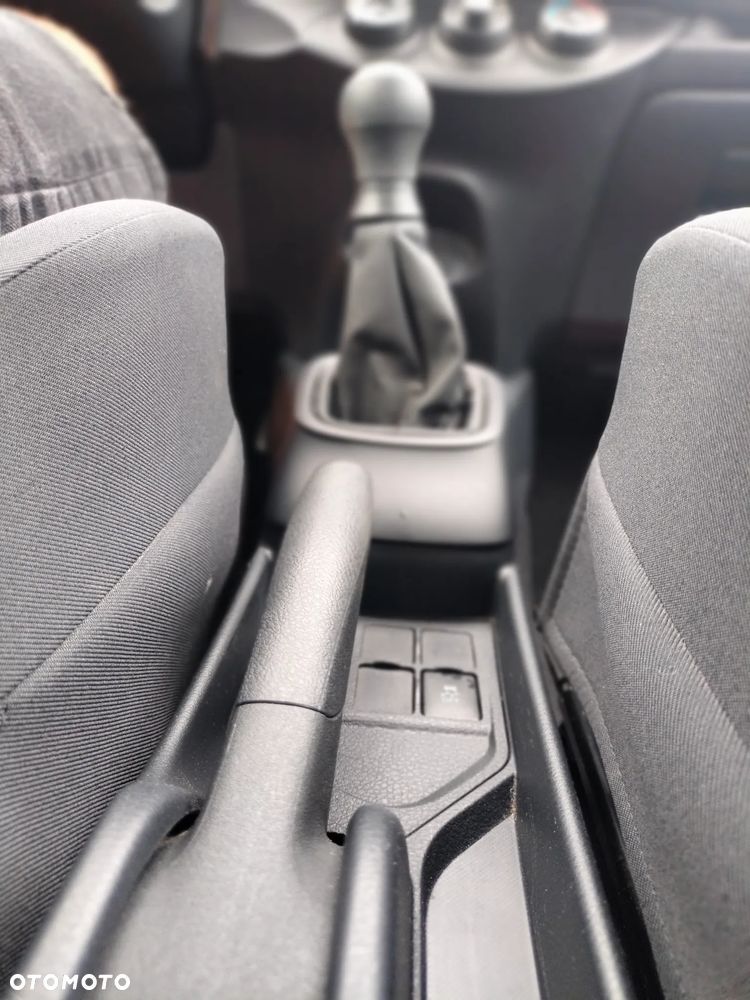 Toyota Yaris - 27