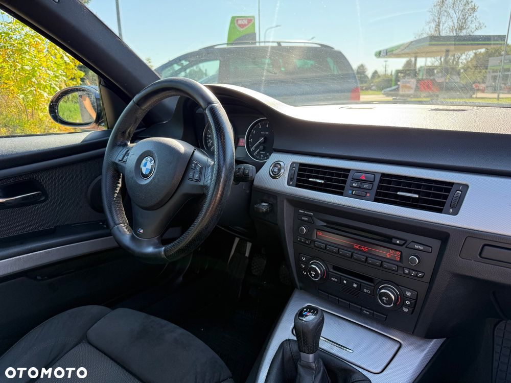 BMW Seria 3 320i - 8